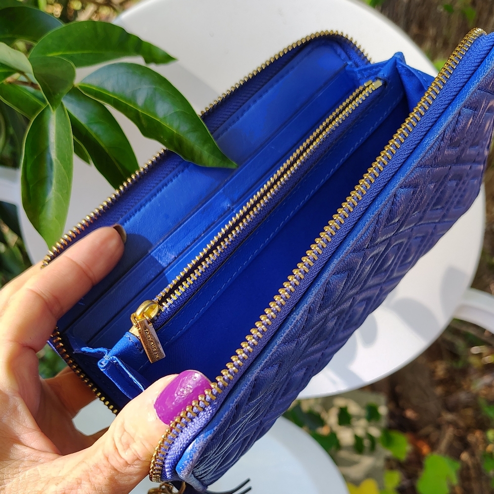 TORY BURCH BLUE FLEMING TEXTURED LEATHER 2FULL SIZE WALLET EUC - Picture 8 of 9